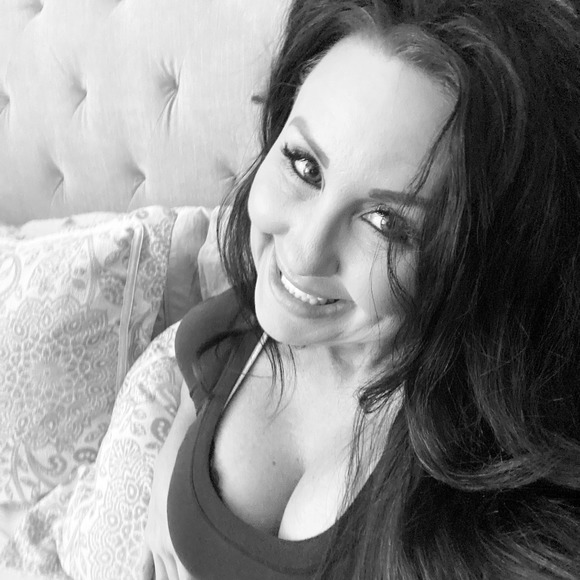 Profile Picture of Tonya Eddy (@tonyaleddy) on Poshmark