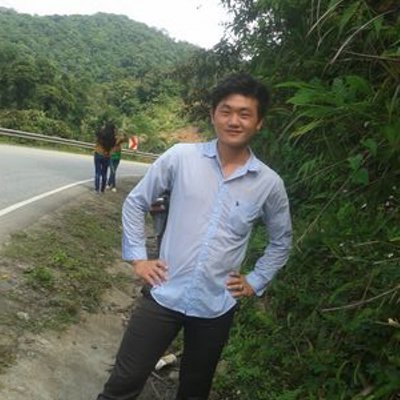 Profile Picture of Vue Xiong (@tseebxyooj94) on Twitter