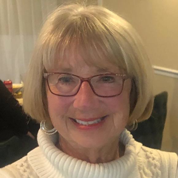 Profile Picture of Nancy Roettger (@lgroettger) on Poshmark