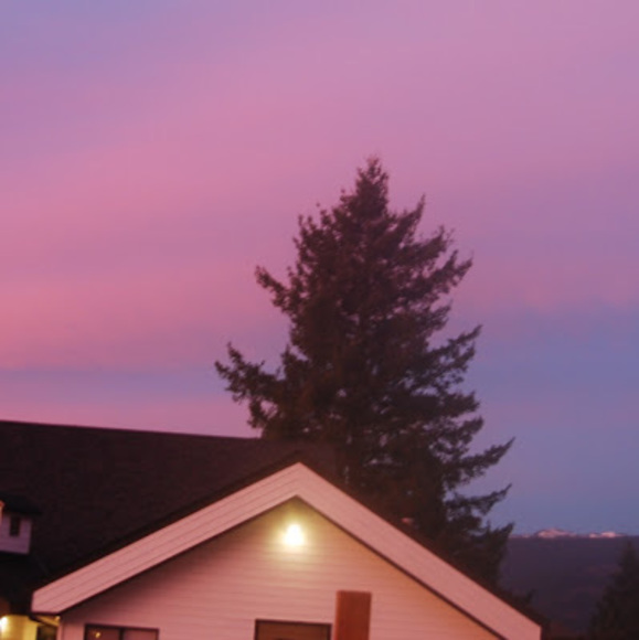 Profile Picture of Allison Galligher (@daycreekyd) on Poshmark