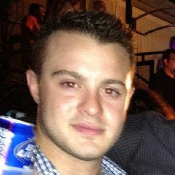 Chris Raccuia - Poshmark Profile Picture of Chris Raccuia (@chrisraccuia) on Poshmark