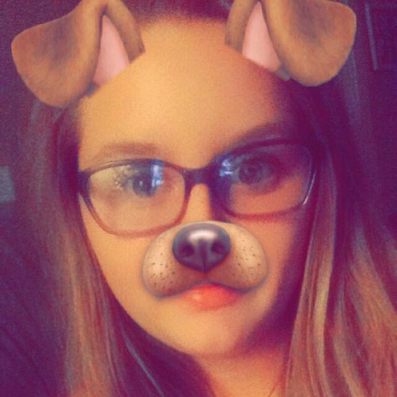 Profile Picture of Abby Shackelford (@ths2020) on Poshmark
