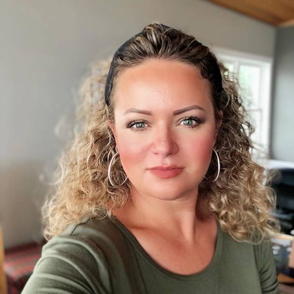 Almir arijana Mujkanovic - Poshmark Profile Picture of Almir arijana Mujkanovic (@arijana2009) on Poshmark