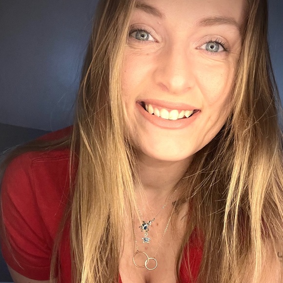 Profile Picture of Samantha Studer (@samanthastud645) on Poshmark
