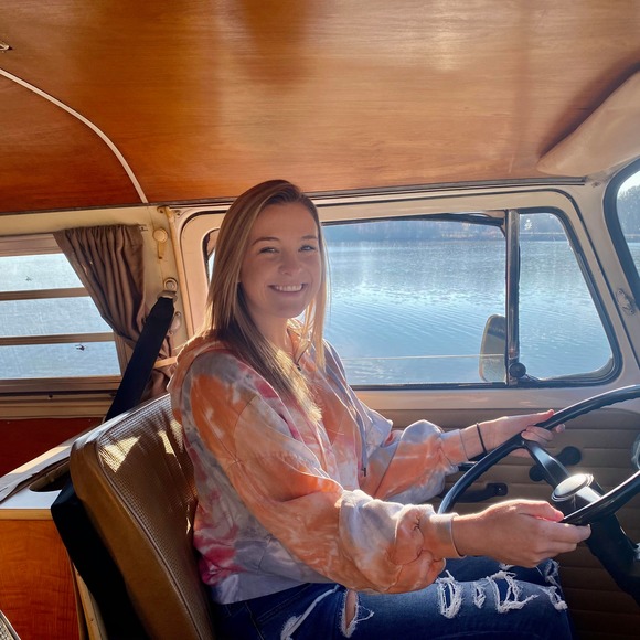 Profile Picture of Mannie Grames (@mannie_grames) on Poshmark