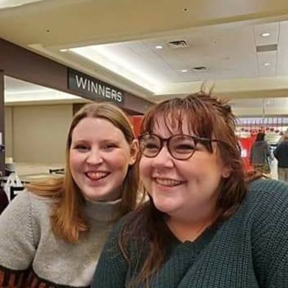 Profile Picture of Melissa Frederick (@pixie6424) on Poshmark