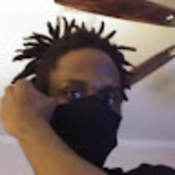 Profile Picture of Cooley G (@cooleyg33) on Poshmark