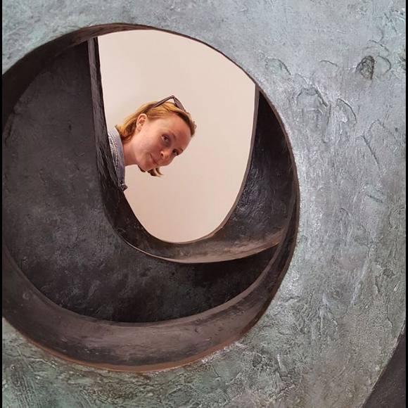 Profile Picture of Bijoux Schoner (@bij_bee96) on Poshmark