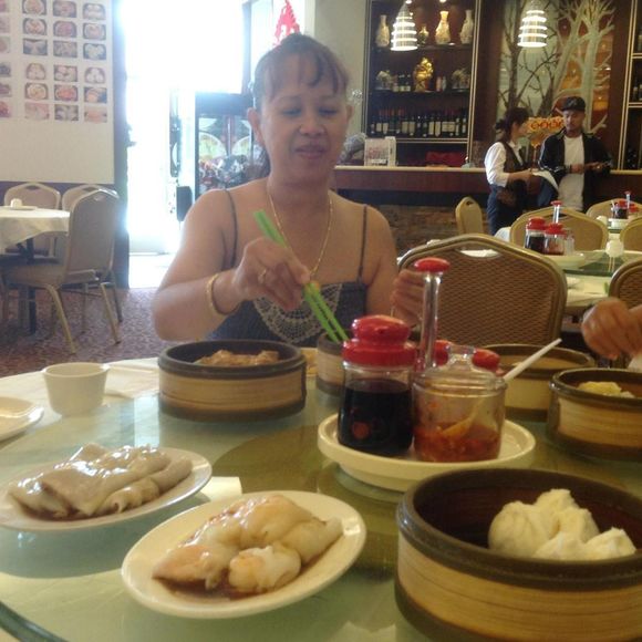 Profile Picture of Yollie Valderama (@yoyov62) on Poshmark