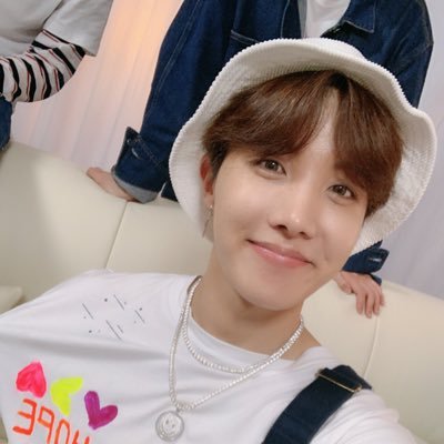 Profile Picture of Athena King (@athenabaebae) on Twitter