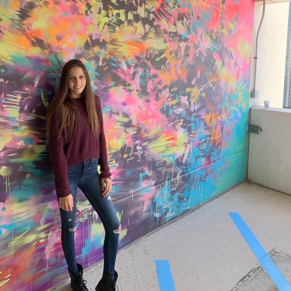 Profile Picture of Isabel Pretzer (@izpretz) on Poshmark