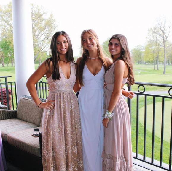 Profile Picture of Claire Meany (@clairemeany) on Poshmark