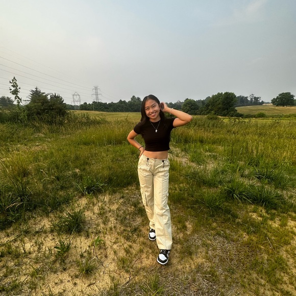 Profile Picture of Sidnie Tang (@itsmesidnie) on Poshmark