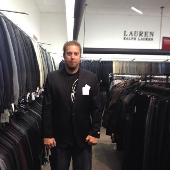 Profile Picture of Jerry Tune (@bigtan) on Poshmark