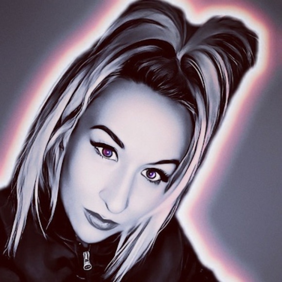 Profile Picture of Jennifer Slavensky-clapper (@jennyummy8) on Poshmark