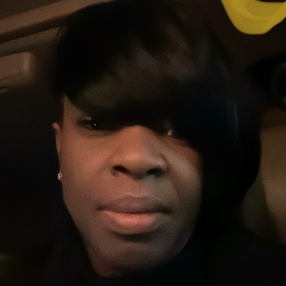 Profile Picture of Demitrius Brown (@demitrius_brown) on Poshmark