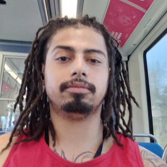 Profile Picture of Michael Andrews (@mandrews0421) on Poshmark