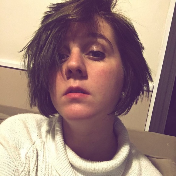 Profile Picture of Rebecca Hansen (@beezyboop) on Poshmark