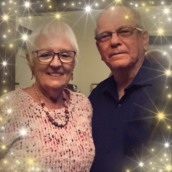 Profile Picture of Juanita Blevins (@rolglobe) on Poshmark