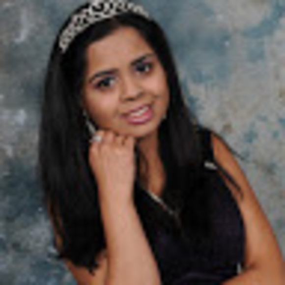 Profile Picture of Aketa Desai (@aketadesai) on Poshmark