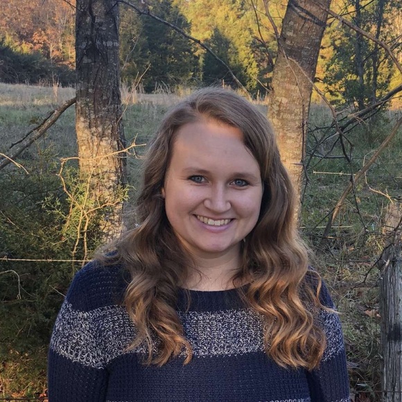 Profile Picture of Heidi Bowers (@heidi223) on Poshmark