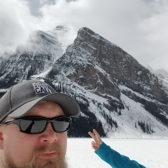 Profile Picture of Alex Schatz (@urbobering) on Poshmark