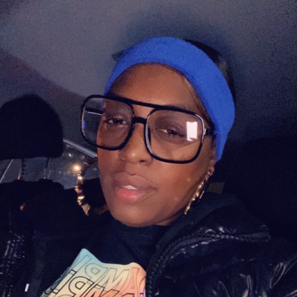 Profile Picture of Tyesha Roberts (@monique3302) on Poshmark