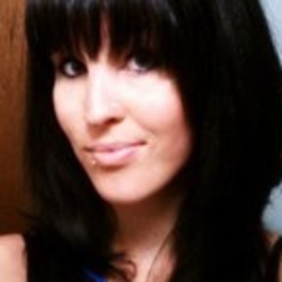 Profile Picture of Laurine Diaz (@pedro_mazzo) on Poshmark