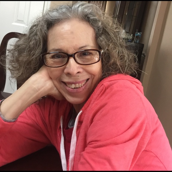 Profile Picture of Rosa Aguirre (@rosymom60) on Poshmark