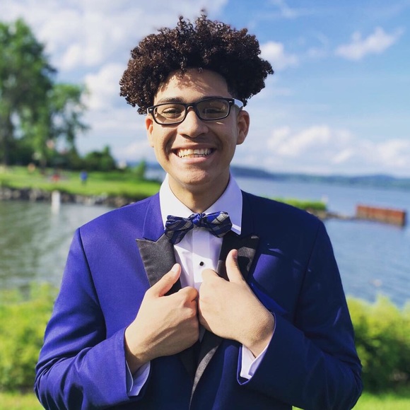 Profile Picture of Jose Encarnacion (@josee2317) on Poshmark