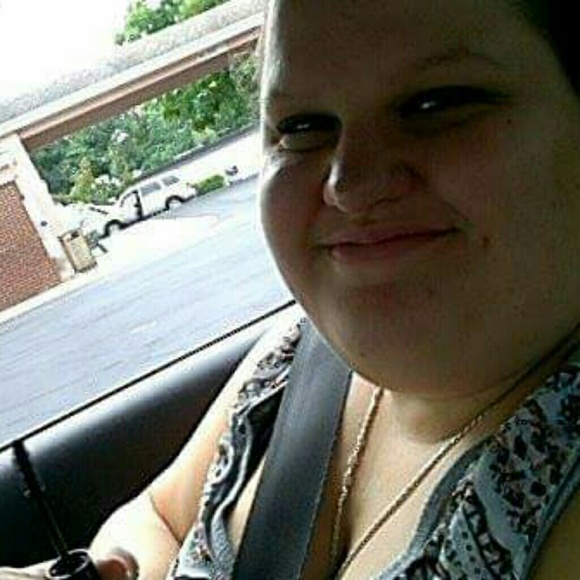 Profile Picture of Christina Dennehey (@ceced1142) on Poshmark