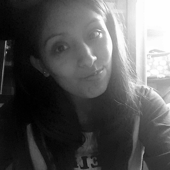 Profile Picture of Yolanda Salgado (@yolaa6411) on Poshmark