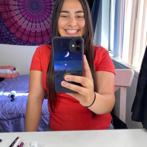 Profile Picture of Rosario Avila (@richrosario) on Poshmark