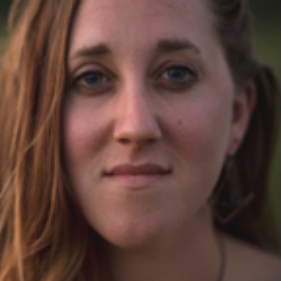 Profile Picture of Sylvie Froncek (@visha8) on Poshmark