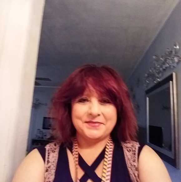 Profile Picture of Joella Wren (@joellawren) on Poshmark