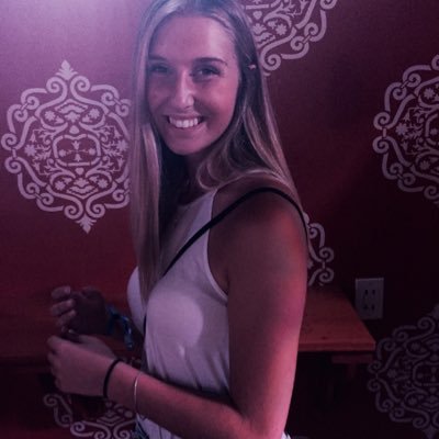 Profile Picture of Alicelafleur (@aliceelafleur) on Twitter