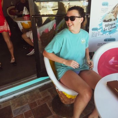 Profile Picture of Rebecca Curran (@r_curran3) on Twitter