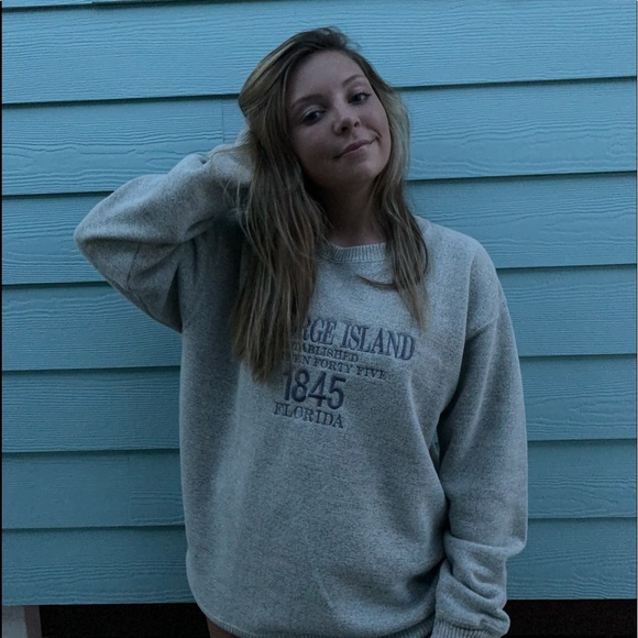 Profile Picture of Becca Fiveash (@beccafiveash) on Poshmark