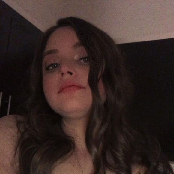 Profile Picture of Paola Barrón (@paola1206901) on Poshmark