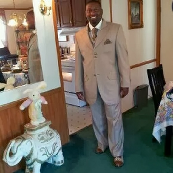 Profile Picture of Derek Stephens (@derekstephens) on Poshmark