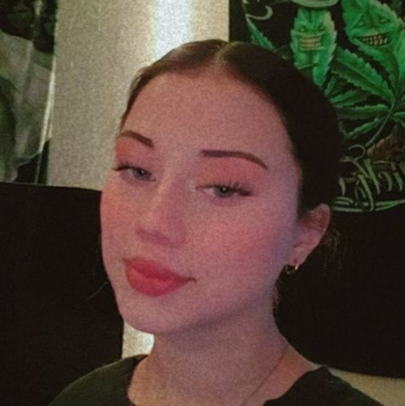 Profile Picture of Autumn Horton (@autumnhorton967) on Poshmark