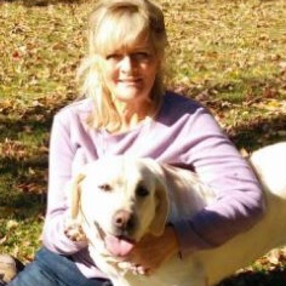 Profile Picture of Nancy Chabot (@stance17) on Poshmark