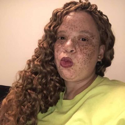 Profile Picture of Rosie Ann Tingle (@rayeosie) on Twitter