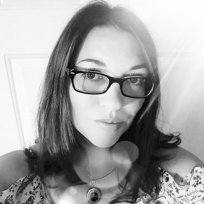 Profile Picture of Lisa Danner (@missebee) on Twitter