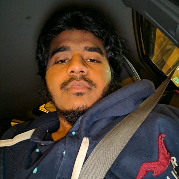 Profile Picture of Omar Faruk (@omardaqs) on Poshmark