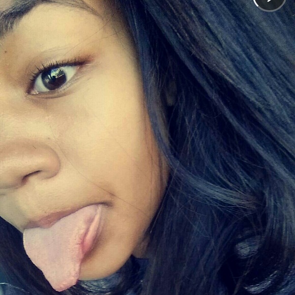 Vicky Woodson - Poshmark Profile Picture of Vicky Woodson (@vicky2442) on Poshmark