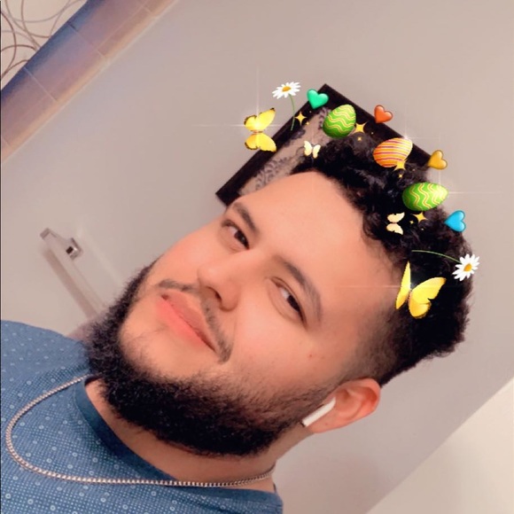 Profile Picture of Manuel Lara (@lara_manuel96) on Poshmark