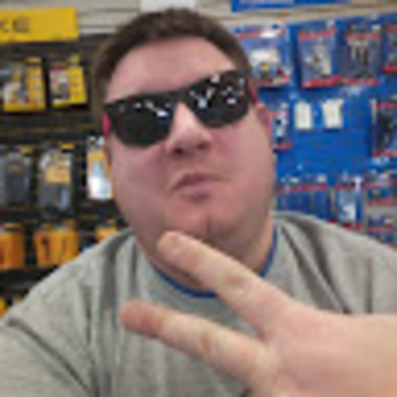 Profile Picture of David Keiser (@dkdiscounts) on Poshmark