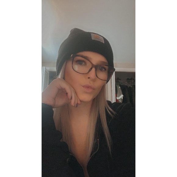 Profile Picture of Caitlin Linsenbigler (@xocaitlinxo3) on Poshmark