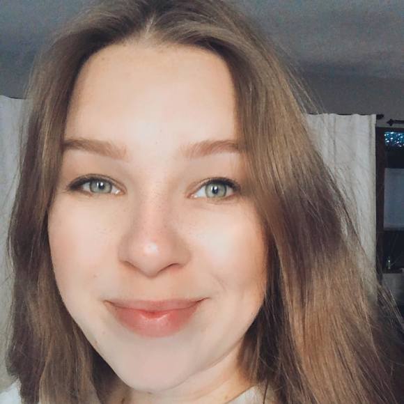 Victoria Niderost - Poshmark Profile Picture of Victoria Niderost (@vniderost) on Poshmark